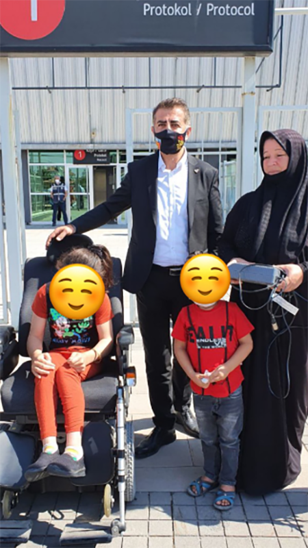 Dernek kurucularımız Ali Kaynar ve Bekir Kaynar’ın Akülü tekerlekli sandalye dağıtımından bazı kareler.