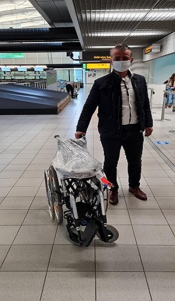 Dernek kurucularımız Ali Kaynar ve Bekir Kaynar’ın Akülü tekerlekli sandalye dağıtımından bazı kareler.